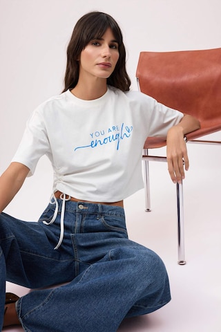 Tricou de la Trendyol pe alb: față