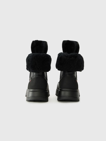 UGG Snørestøvletter 'Adirondack XXV' i sort