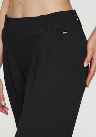 LASCANA Loose fit Pleat-Front Pants in Black