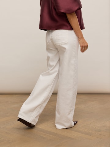 Wide leg Jeans 'Straight Leg Denim' di noar studios in marrone