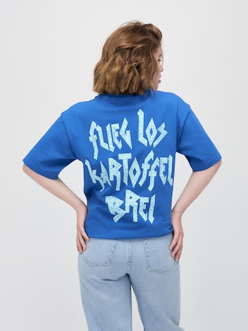 ABOUT YOU x StayKid T-Shirt 'KARTOFFELBREI' in Blau: zadná strana