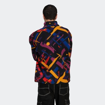 ADIDAS ORIGINALS Флисовая куртка 'Wander Hour Printed Fleece' в Черный