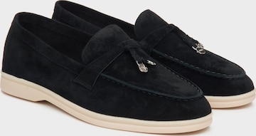 Estro Slipper in Schwarz: Vorderseite