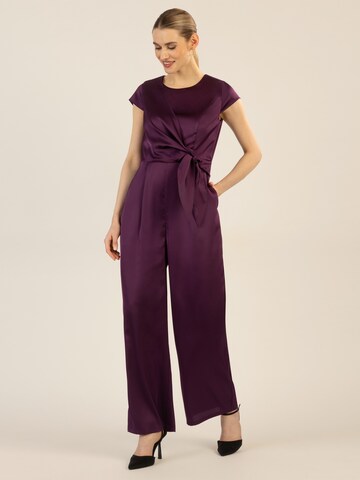 APART Jumpsuit in Purple: front