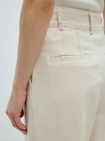 EDITED Wide leg Pleated Jeans 'Ellis' in Beige