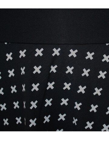 dunkle design Skirt 'Kreuz' in Black