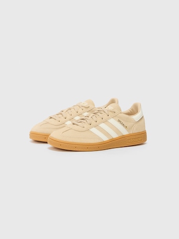 ADIDAS ORIGINALS Tennarit 'HANDBALL SPEZIAL' värissä beige