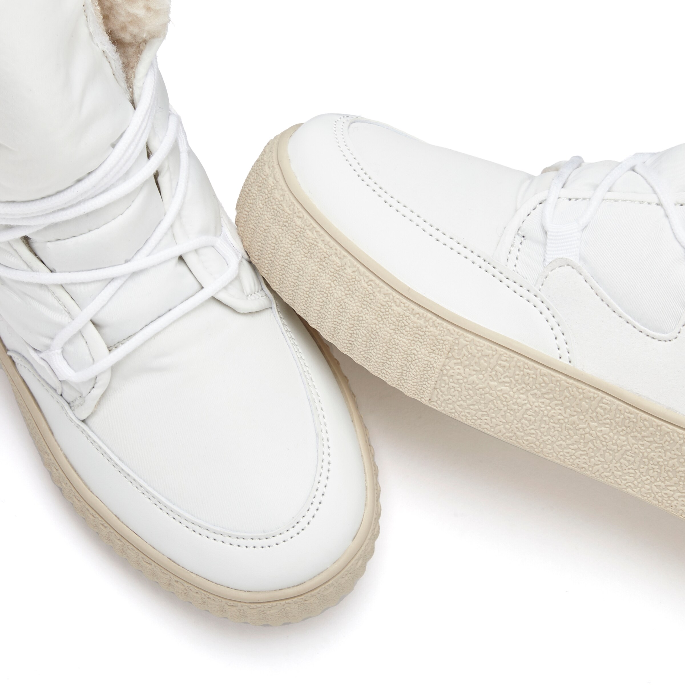 LASCANA Μπότες για χιόνι σε λευκό