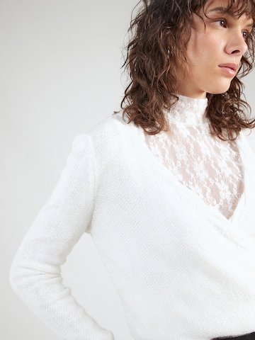 Pull-over 'Thorina' ABOUT YOU en blanc