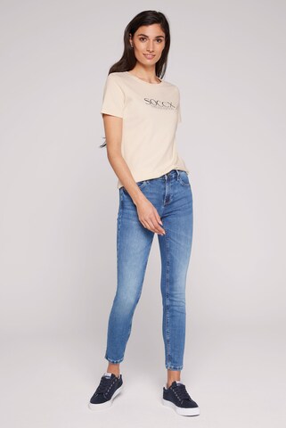 Soccx Basic T-Shirt mit Logo Print in Braun