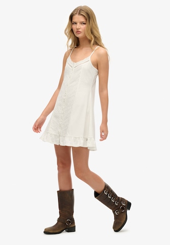 Robe Superdry en blanc