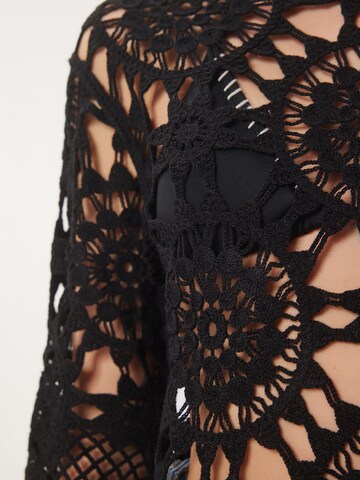 Happiness İstanbul Neulepaita värissä musta