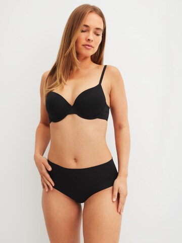 T-shirt Reggiseno 'Sleek Skin' di CALIDA in nero