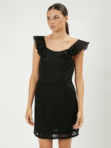 Rochie de la Influencer pe negru: față