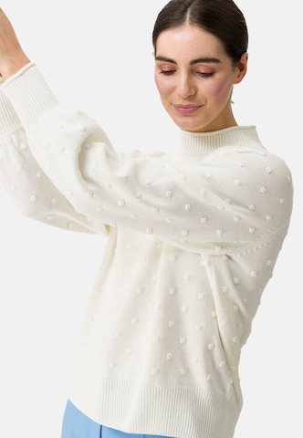 zero Sweater in White