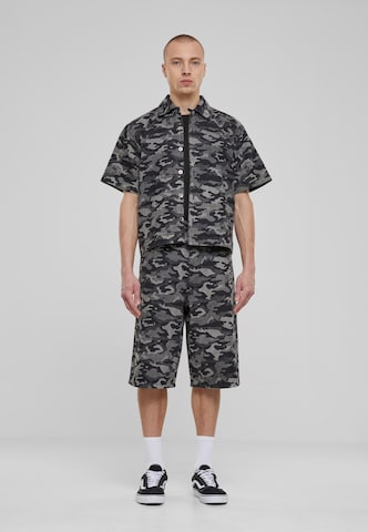 Urban Classics - Ajuste confortable Camisa en gris