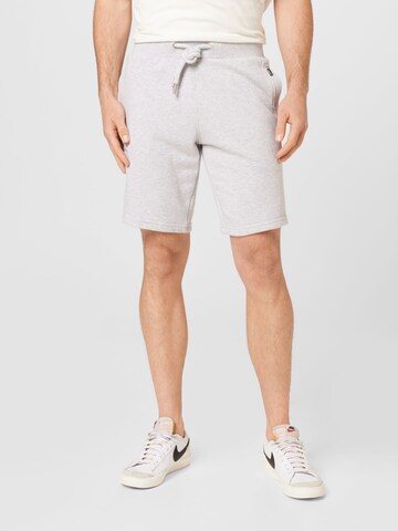 Superdry Regular Shorts in Grau: predná strana