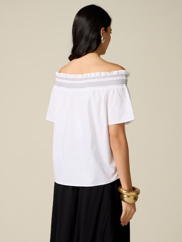Haut oltre en blanc