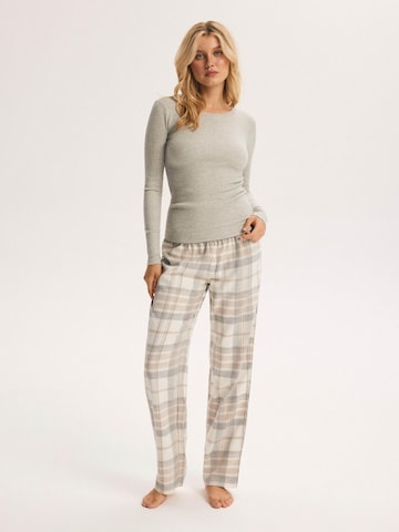 Maglietta 'Langarmshirt Baumwolle Modal Mix Rundhals figurbetont Ribbed' di ESOTIQ in grigio