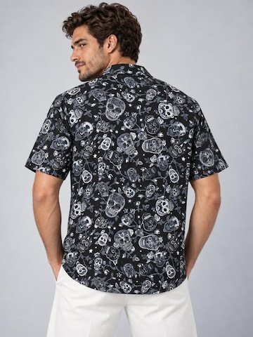 King Kameha T-shirt 'Skull' i svart