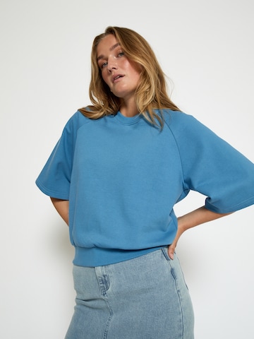 minus Sweatshirt i blå