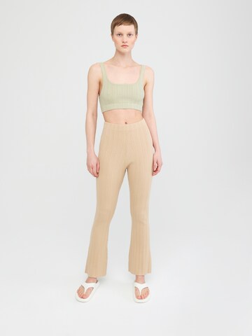 Flared Pantaloni 'Mavis' di EDITED in beige