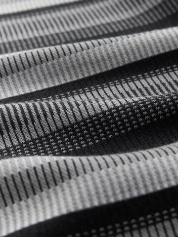 T-Shirt Next en gris