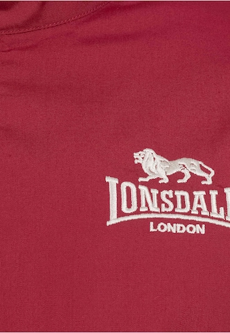 Veste mi-saison 'Classic' LONSDALE en rouge