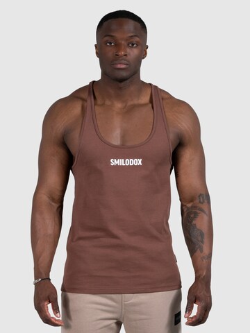 T-Shirt 'Paul' Smilodox en marron : devant