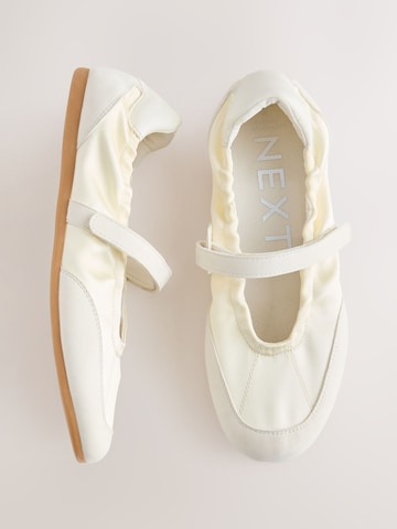 Ballerines à lanières 'Forever Comfort®' Next en blanc