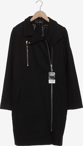 Stine Goya Mantel S in Schwarz: Vorderseite