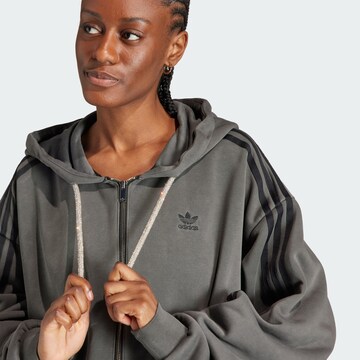 ADIDAS ORIGINALS Суичъри с качулка ' Adilenium ' в сиво