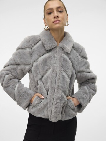 Veste mi-saison VERO MODA en gris