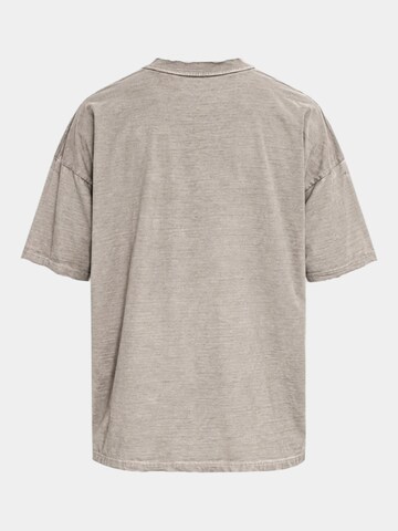 Maglietta 'BRUT SILLAGE T-shirt - T17529' di Made By Society in grigio
