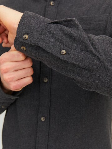 JACK & JONES Úzky strih Košeľa 'JJEClassic' - Sivá