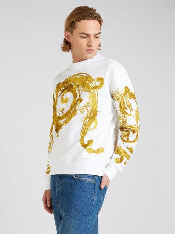 Versace Jeans Couture Sweatshirt '76UP302' i vit: framsida