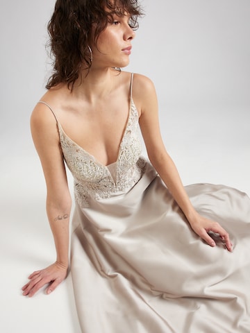 Laona Evening dress in Beige