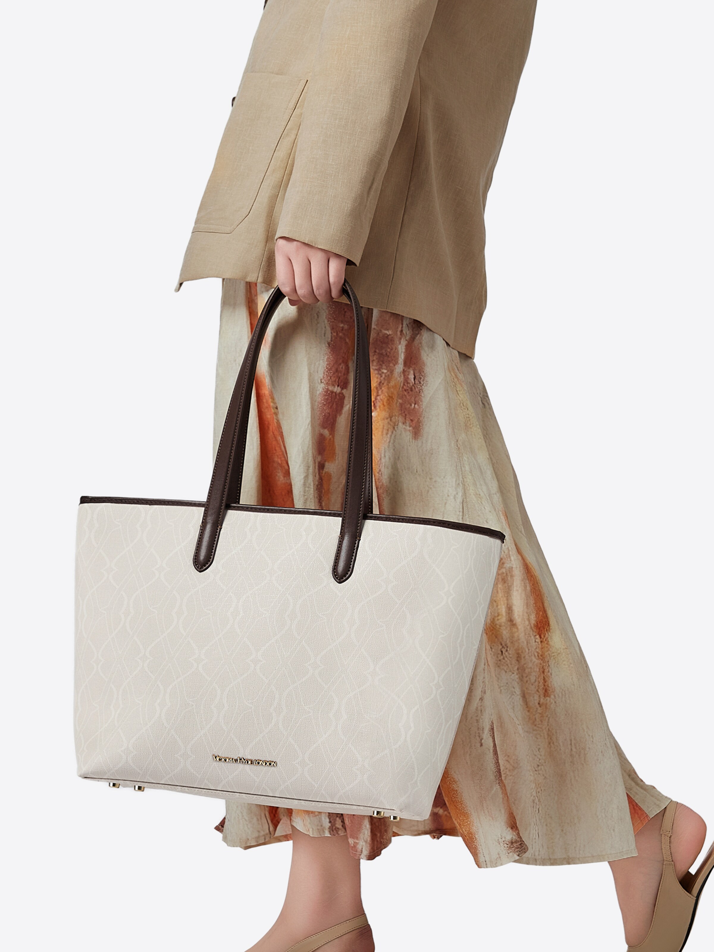 Victoria Hyde Handtas ' Yoana  ' in Beige: voorkant