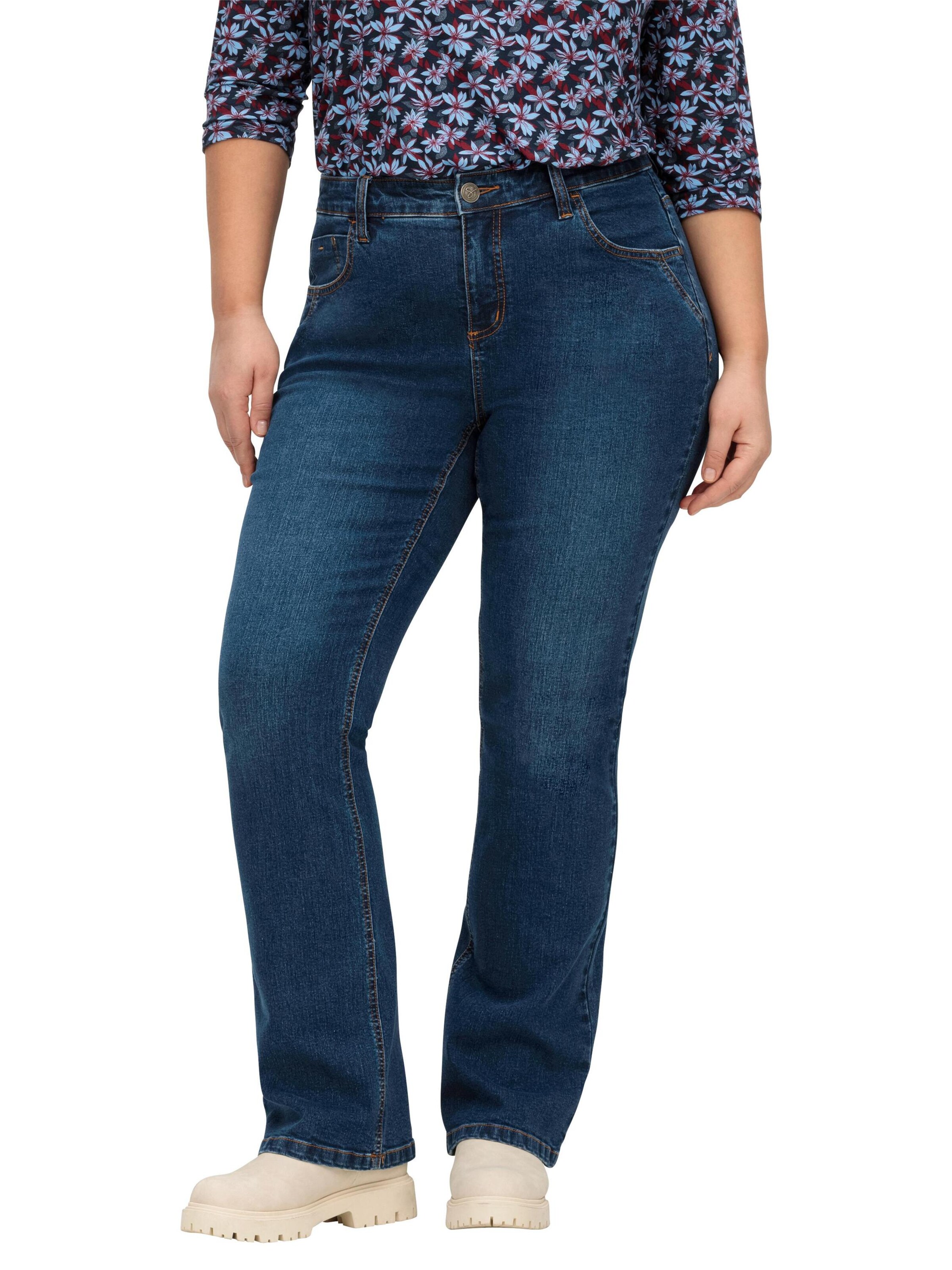 Bootcut Jeans di SHEEGO in blu: frontale