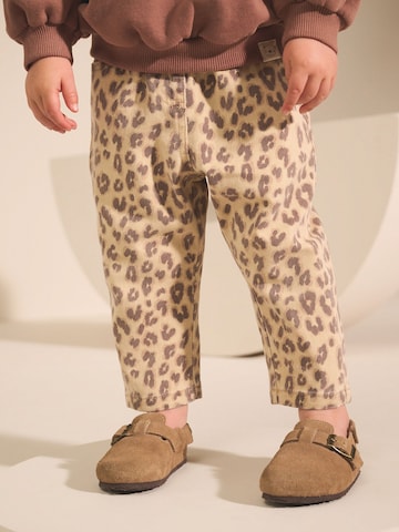 Next Tapered Jeans in Bruin: voorkant