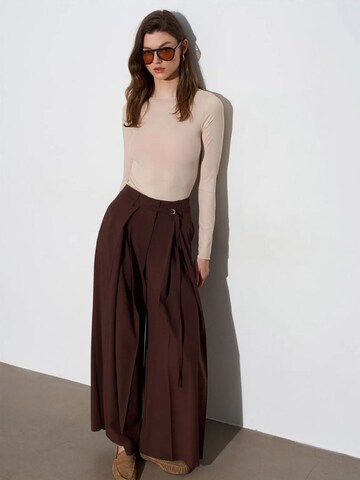 Dilvin Wide leg Pants in Brown