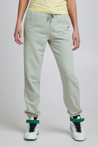 The Jogg Concept Tapered Pants in Green: front