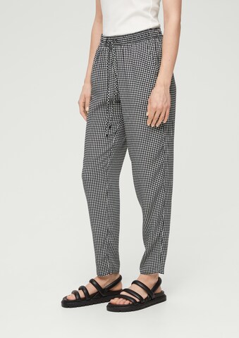 s.Oliver Tapered Broek in Zwart: voorkant
