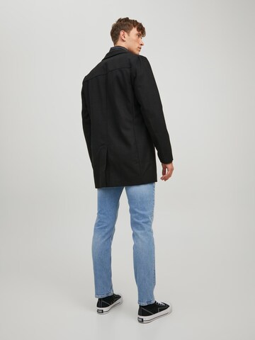 Manteau d’hiver 'Tommy' JACK & JONES en noir