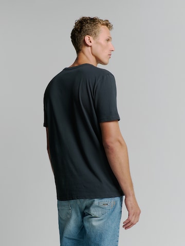 No Excess T-Shirt in Blau