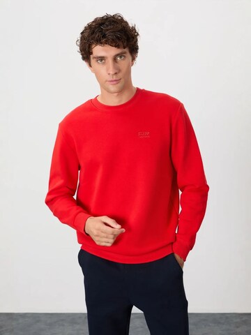 Tommy Life Sweatshirt in Red