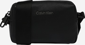 melns Calvin Klein Pleca soma: no priekšpuses