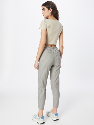 Slimfit Pantaloni chino 'Lisa' di OBJECT in beige