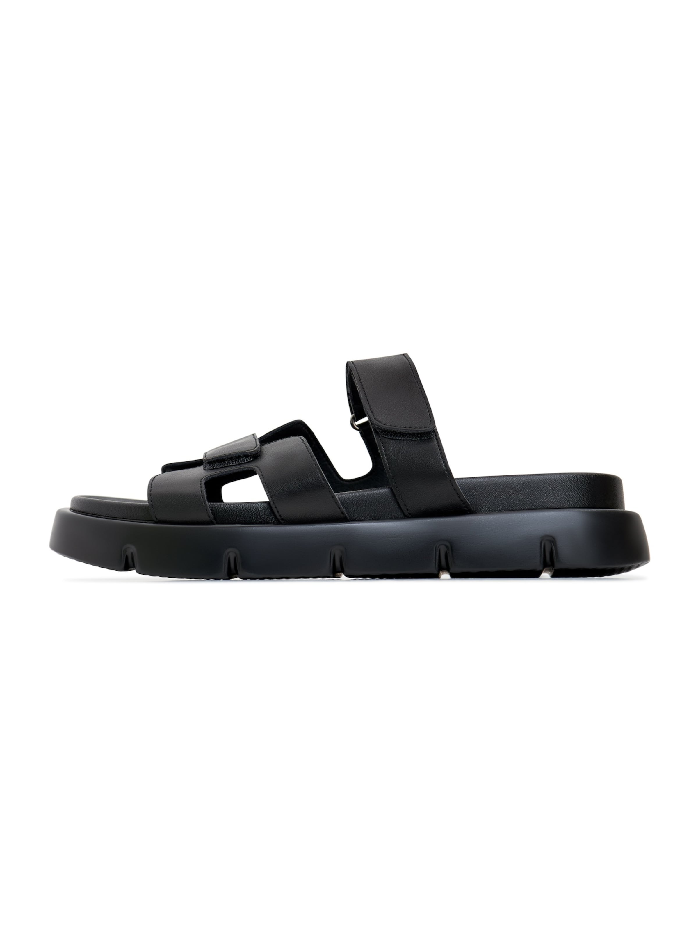 CESARE GASPARI Pantolette in Schwarz: Vorderseite