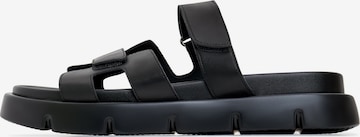 CESARE GASPARI Pantolette in Schwarz: Vorderseite